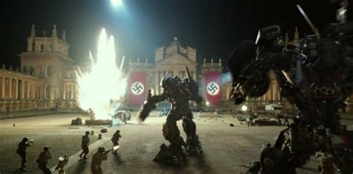 bumblebee fighting nazis in transformers the last night