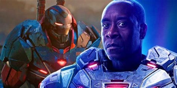 Don Cheadle&rsquo;s Rhodey stands suited up as War Machine in front of a damaged Tony Stark in his Iron Man armor in Iron Man 2