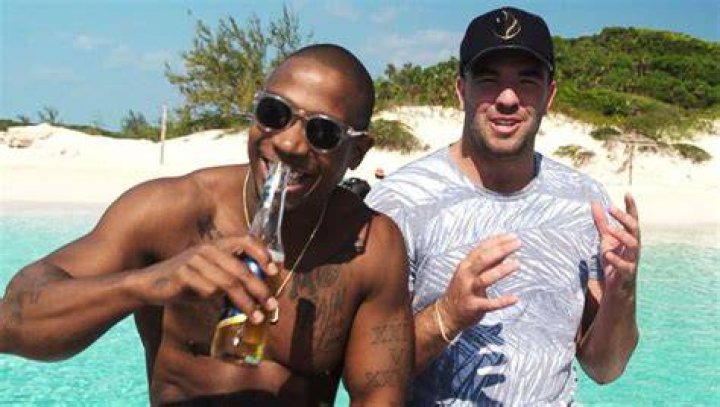 Ja Rule and Billy McFarland as seen in Fyre: The Greatest Party That Never Happened